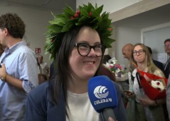 Il 110 E Lode Di Emiliana, Studentessa Con Sindrome Di Down Laureata A Bari: “sono Felice” – Video