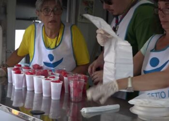 Bari, L’anguriata Di Ferragosto Di Arca E Incontra: “oltre Al Cibo è Importante Ascoltare” – Video