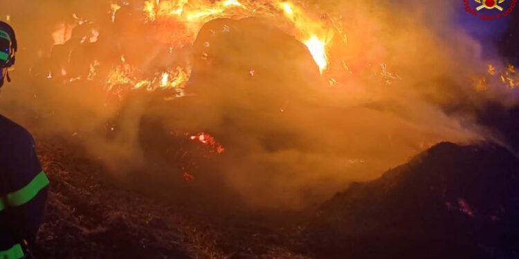 Incendio Rotoballe Altamura