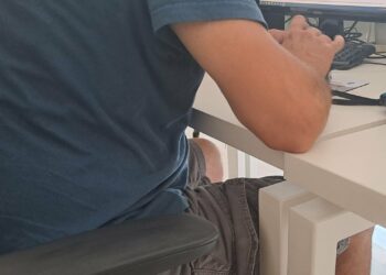 Pantaloncini In Ufficio