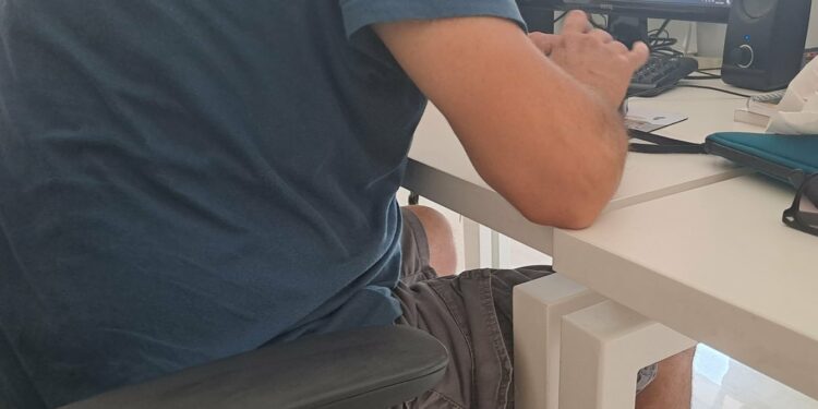Pantaloncini In Ufficio