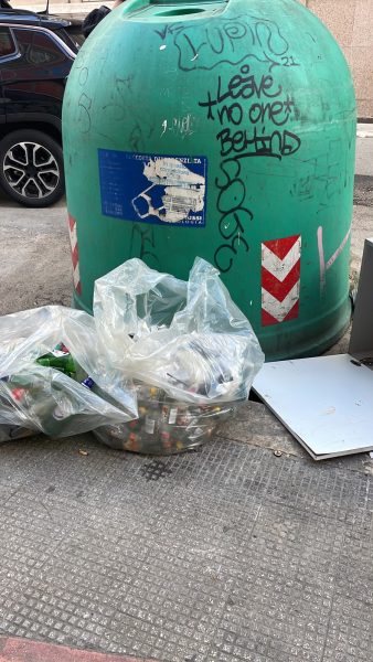 26 10 26 Abbandono Illecito Di Rifiuti In Pieno Centro Il Nucleo Antidegrado Della Polizia Locale Sanziona Con 1000 Euro Un'attività Commerciale