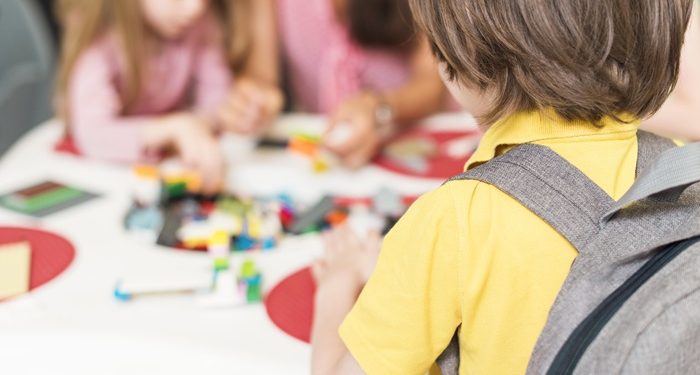 Bambino Scuola Infanzia
