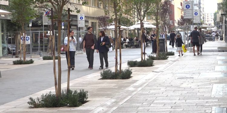 Bari, Riapre Via Argiro Dopo Mesi Di Cantieri: “serve Un Po’ Di Sacrificio Prima Che Le Cose Diventino Belle” – Video