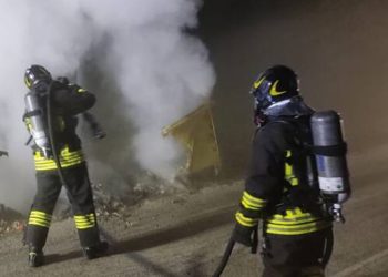 Petardo Incendio Cassonetto