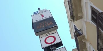 Ztl Bari Vecchia, Raffica Di Multe In 3 Mesi: Residenti Chiedono Sbarre Per Parcheggio Pertinenziale – Video